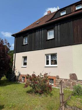 Vordere Straßenseite - Doppelhaushälfte mit 101,00 m² in Radebeul zum Kaufen