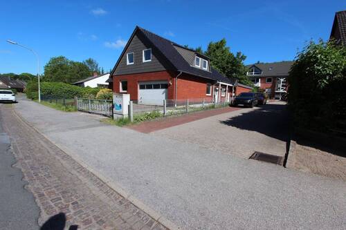 . - 7 Zimmer Mehrfamilienhaus, Wohnhaus in Leck