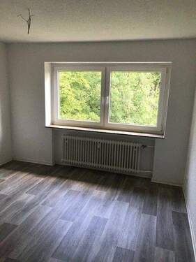 Zimmer hr - Etagenwohnung mit 102,40 m² in Clausthal-Zellerfeld zur Miete