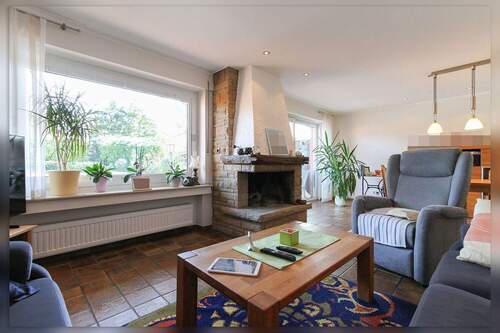 Wohnbereich mit Kamin EG - 