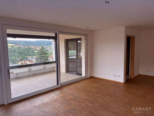 Wohn-:Essbereich Blick Loggia - 3 Zimmer Etagenwohnung zum Kaufen in Heiligenstadt i.OFr.