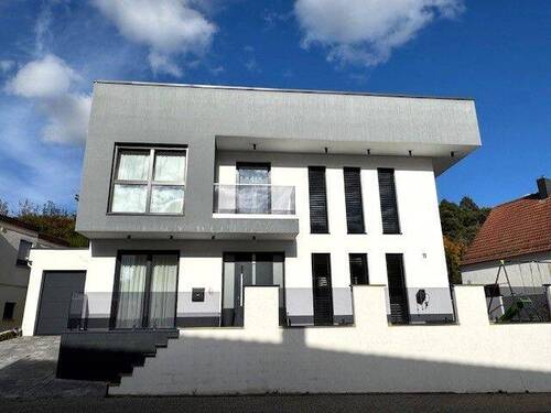 Vorderansicht der Liegenschaft - 7 Zimmer Einfamilienhaus zum Kaufen in Ramstein-Miesenbach