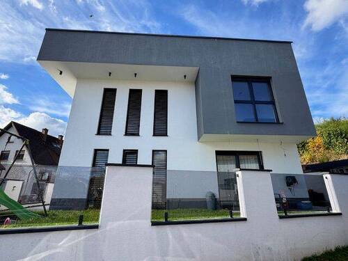 Seitenansicht aus östlicher Richtung - Einfamilienhaus mit 176,00 m² in Ramstein-Miesenbach zum Kaufen