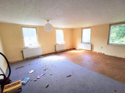Zimmer - Mehrfamilienhaus, Wohnhaus mit 154,00 m² in Riesa zum Kaufen