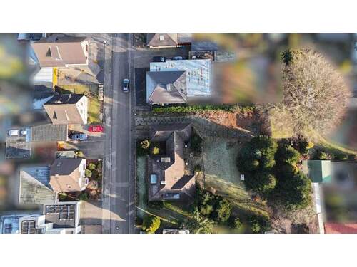 Grundstück - 5 Zimmer Einfamilienhaus in Neumünster