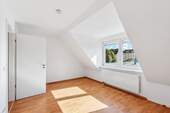 Zimmer 2 im Dachgeschoss - 