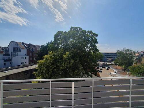 Süd-West Balkon Ausblick - 6 Zimmer Etagenwohnung zum Kaufen in Darmstadt