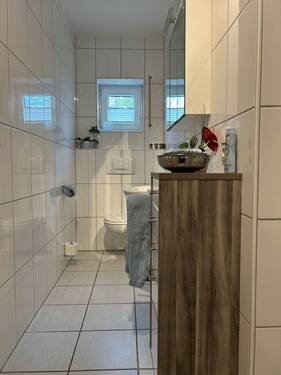 Gäste-WC mit Dusche - 