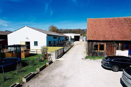 dji_fly_20260406_140228_55_1775479751262_photo.jpe - Mehrfamilienhaus, Wohnhaus in Leutershausen
