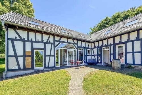 Außenansicht - Arbeiten im Grünen und bester Anbindung - Moderne Büroeinheit mit historischem Flair
