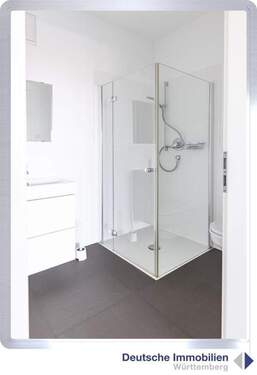 separates WC mit Dusche - 