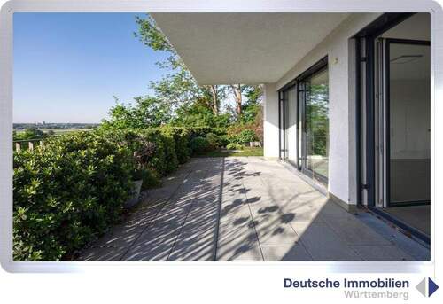Terrasse - Traumwohnung mit Traumblick! Exklusive 4,5 Zimmer mit Garten in S- Möhringen