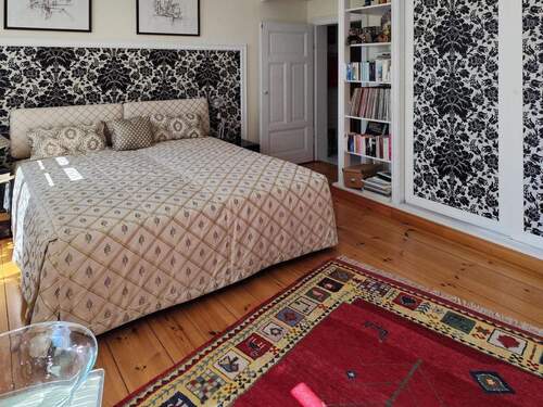 EG - Schlafzimmer mit angrenzendem Duschbad - 