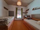 1. OG Schlafzimmer (5) - 