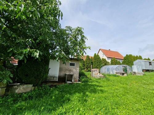 Garten mit Hühnerstall - 