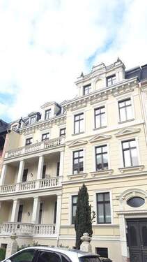 Altbau mit Balkonansicht - 