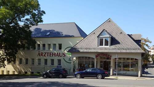Ansicht mit Ärztehaus - Mehrfamilienhaus, Wohnhaus zum Kaufen in Plauen