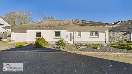 Frontansicht - MERZIG-BALLERN: BUNGALOW MIT GARTEN UND GARAGE IN TOP WOHNLAGE!