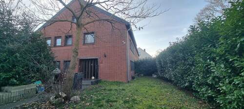 Front Bild 1.jpg - Viel Platz & Potenzial- ZFH zu verkaufen