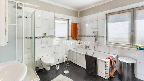 1. OG Badezimmer 1 - 