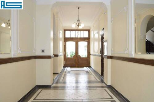 herrschaftlicher Hauseingang - 2 Zimmer Büro zum Kaufen in Berlin
