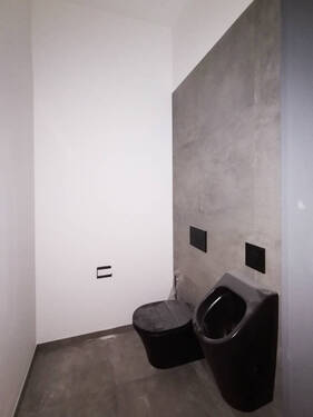 Herren-WC mit Pissoir - 