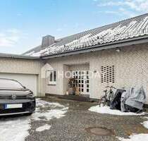 Wohnen mit Weitblick - Neun Zimmer, Gartenidylle und vermietete Souterrainwohnung - Glinde Reinbek