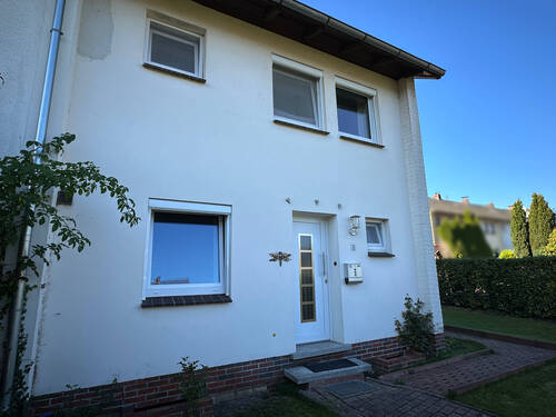 Hauseingang - 4 Zimmer Reihenmittelhaus zum Kaufen in Rastede