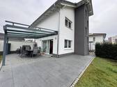 Blick vom Garten - 8 Zimmer Doppelhaushälfte zum Kaufen in Schopfheim