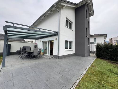 Blick vom Garten - 8 Zimmer Doppelhaushälfte zum Kaufen in Schopfheim