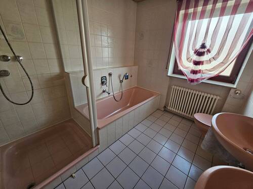 20250710_151708.jpg - 7 Zimmer Mehrfamilienhaus, Wohnhaus zur Miete in Markgröningen