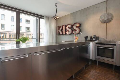 Offene Edelstahl Küche - 