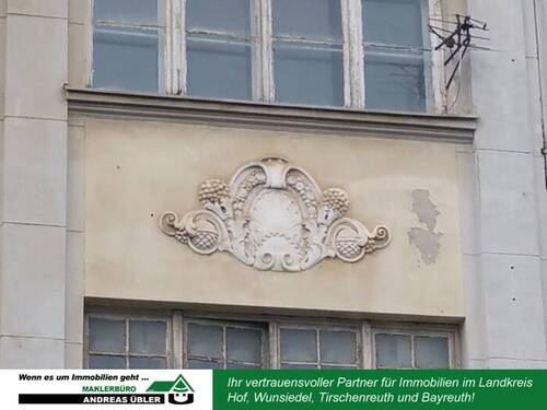 Fassade - 2 Zimmer Mehrfamilienhaus, Wohnhaus in Oelsnitz