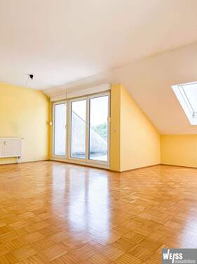 Wohnzimmer - 2 Zimmer Etagenwohnung zum Kaufen in Würzburg