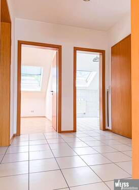 Flur - Etagenwohnung mit 62,00 m&sup2; in Würzburg zum Kaufen