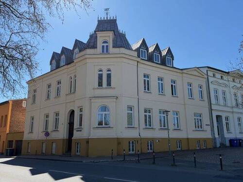 Hausansicht - Mehrfamilienhaus in Güstrow - 960.000,00&nbsp;EUR Kaufpreis,