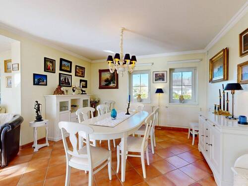 Wohnzimmer mit Essbereich im Erdgeschoss - Wohnung 1 - 