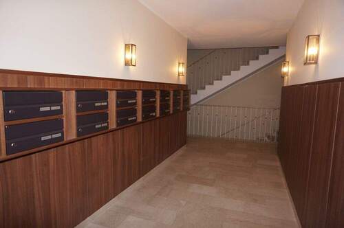 Treppenhaus - Büro zur Miete in München