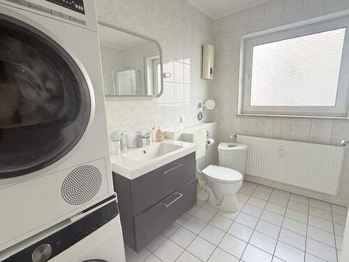 Badezimmeransicht.jpeg - 