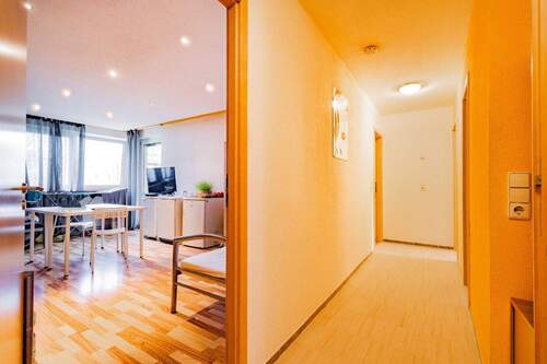 Flur - 3 Zimmer Etagenwohnung zum Kaufen in Freiburg im Breisgau