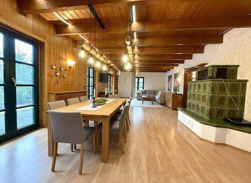 Esszimmer virtuell möbliert - 