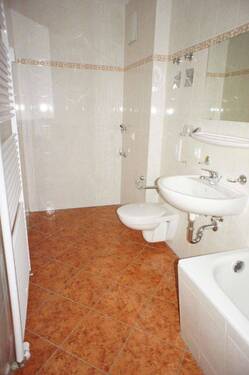 Bad - Etagenwohnung mit 41,00 m&sup2; in Chemnitz zur Miete