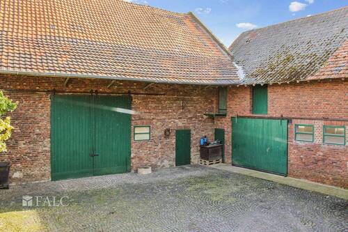 Scheune und Stall - 