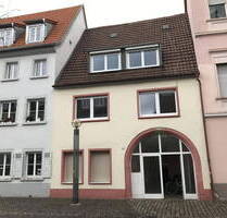 Für junge MieterStudenten - gemütliche Wohnung im 2. OG - Stadtmitte - auch als WG geeignet - Landau