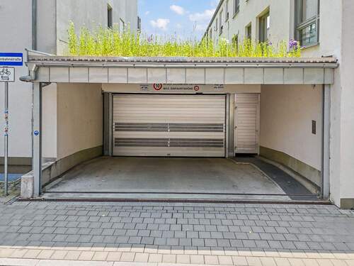 Tiefgaragen-Zufahrt - 