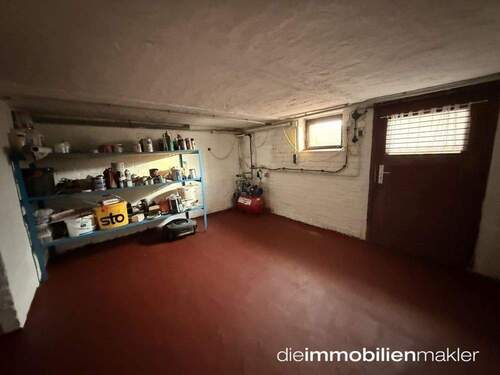 Keller mit Zugang zum Garten - 