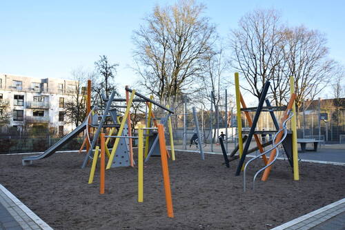 Spielplatz - 2 Zimmer Etagenwohnung zur Miete in Bad Schwartau