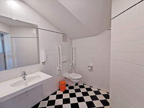 Behinderten-WC auf der Etage - 