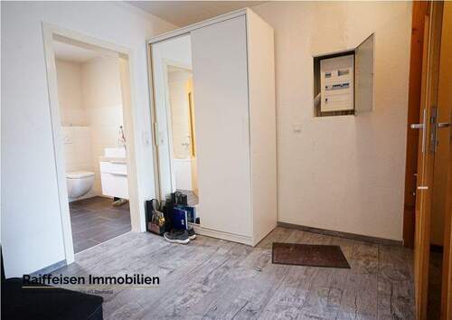 Raiffeisenstraße 14 - 