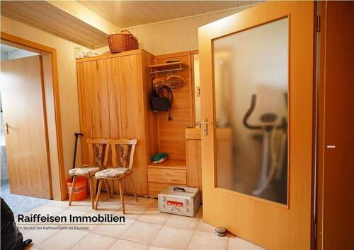 Raiffeisenstraße 5 - 
